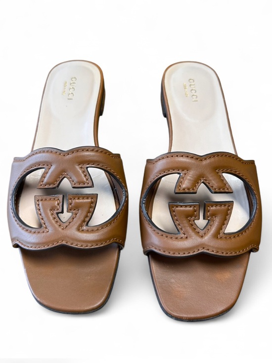 Gucci Shoes - Gucci Women's slide sandal with Interlocking G, cuir leather, maxi cut out. 6.5